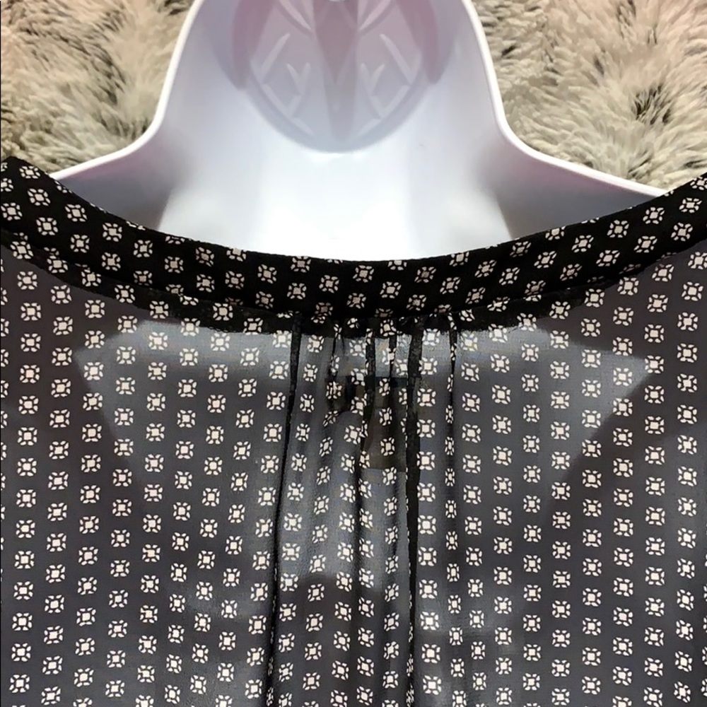Sheet Black and White Blouse - Picture 10 of 12